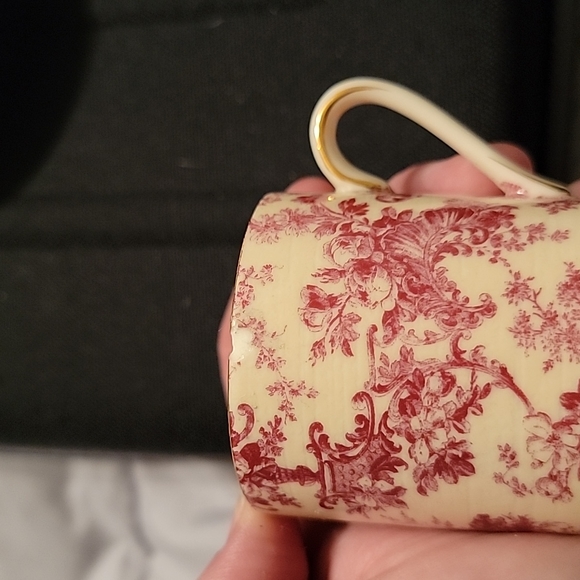 Small Teacup & Saucer - Picture 4 of 5